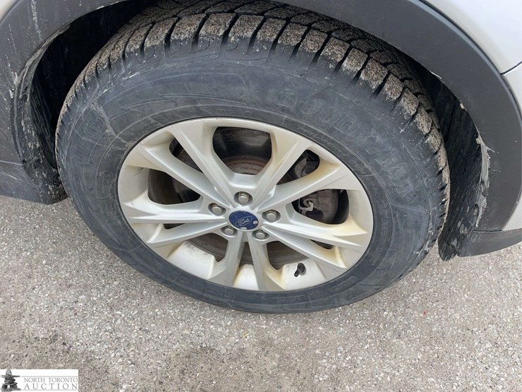 2017-ford-escape-image-18