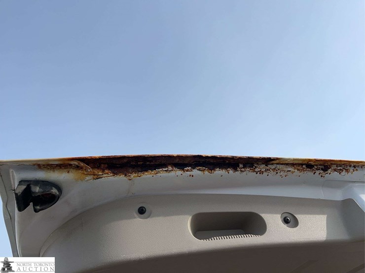 2011-ford-escape-hybrid-image-28