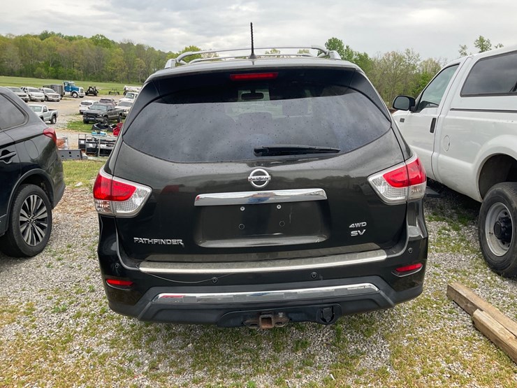 2015-nissan-pathfinder-image-5