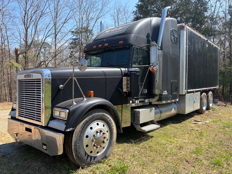 #31724-•-1997-freightliner-tandem-axle-flatbed-entertainmen-image-1