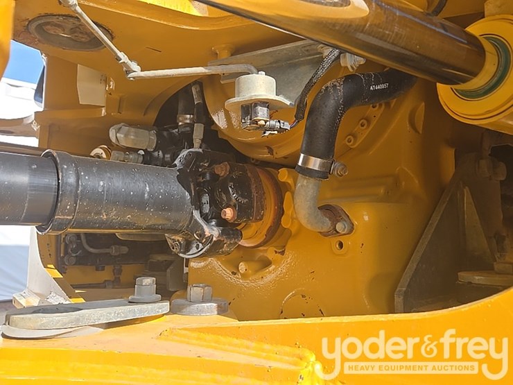 2022-deere-260e-image-42