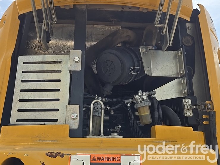 2022-deere-26g-image-43