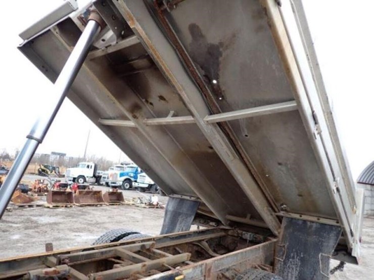 2006-ford-f650-xlt-image-51