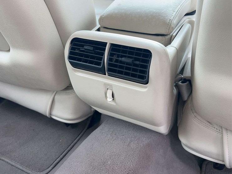 2005-lincoln-town-car-image-71