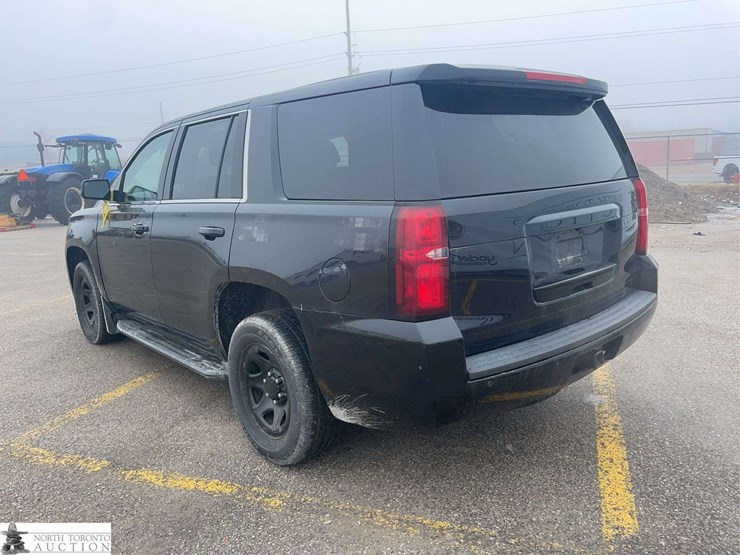 2017-chevrolet-tahoe-image-7