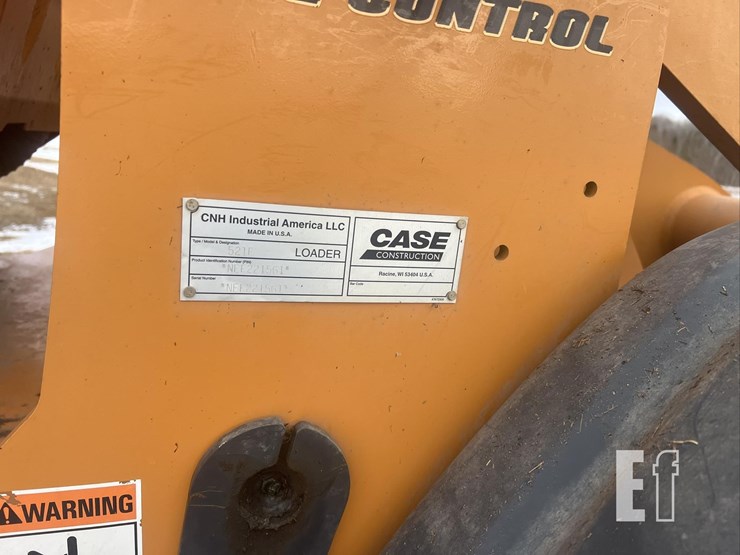 2014-case-521f-xr-image-3