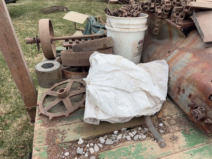 gleaner-fordson-mounted-combine-image-12