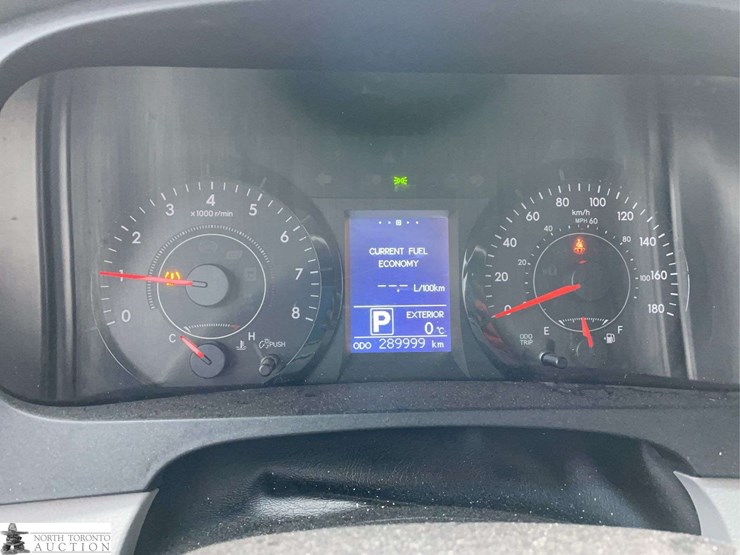 2015-toyota-sienna-image-12