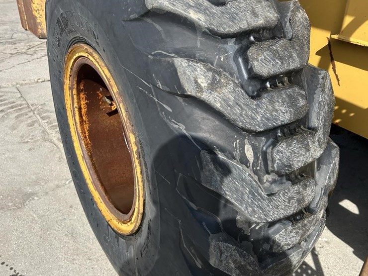 2000-caterpillar-938g-image-22