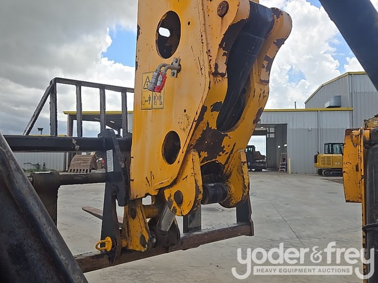 2018-jcb-512-56-image-32