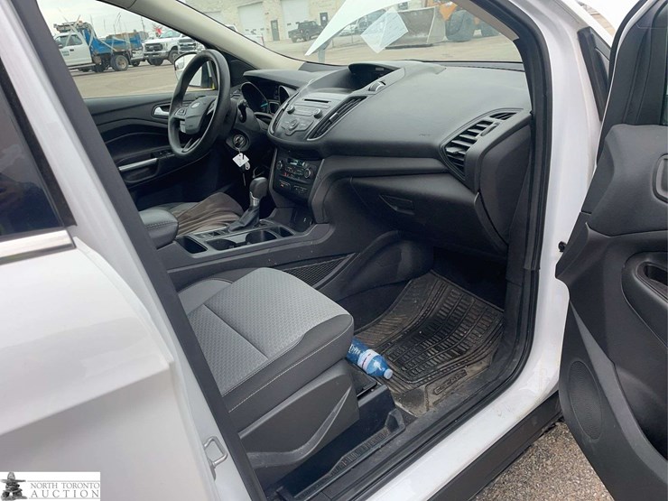 2017-ford-escape-image-19