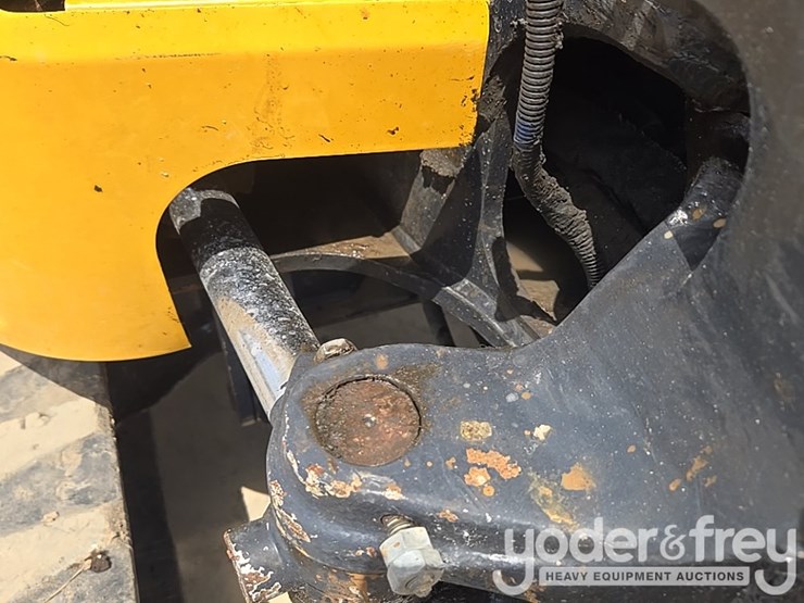 2022-deere-26g-image-37