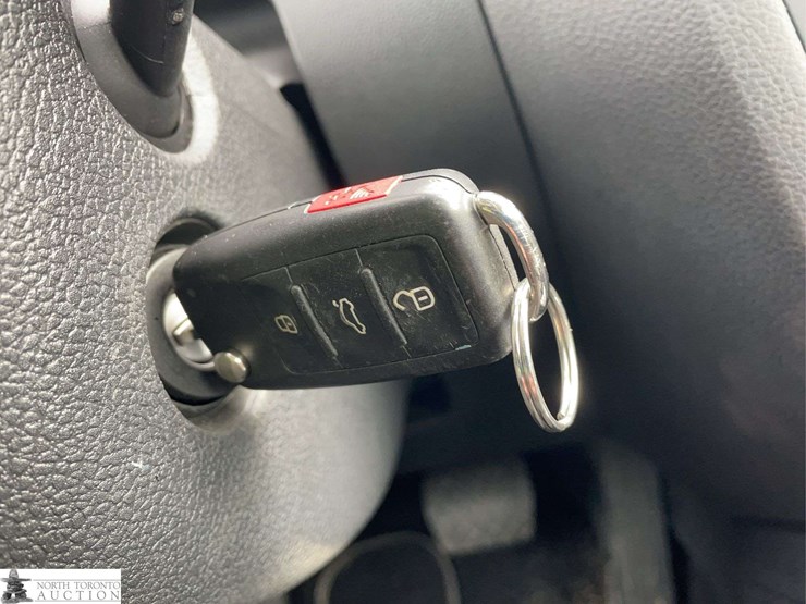 2013-volkswagen-jetta-hybrid-trendline-4dr-sedan-image-14