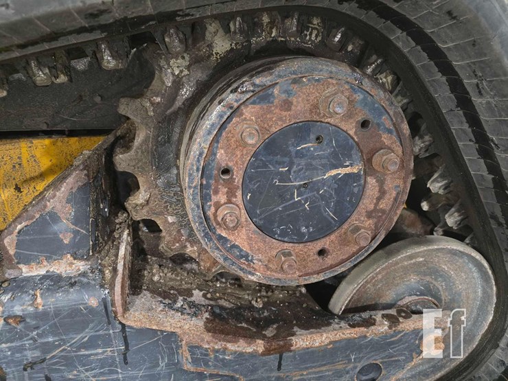 2020-jcb-3ts-8t-image-25