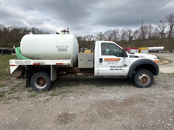 2012-ford-f550-image-4