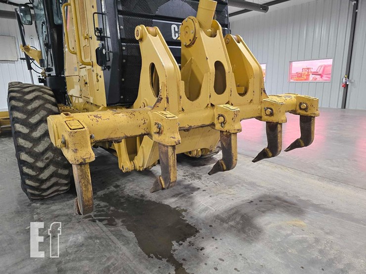 2012-caterpillar-140m2-image-14