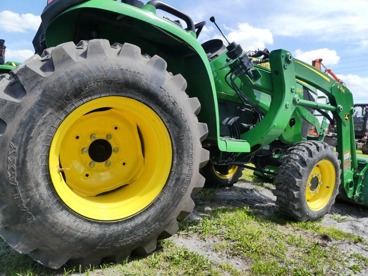 2024-john-deere-3025e-image-8