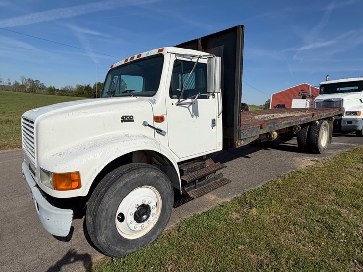 1997-international-4700-image-1