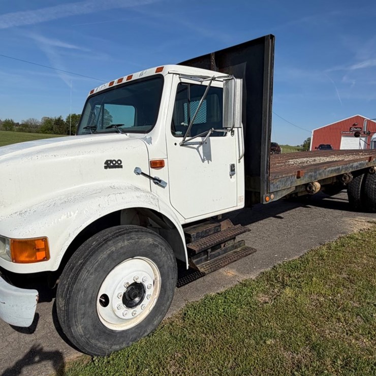 1997 INTERNATIONAL 4700