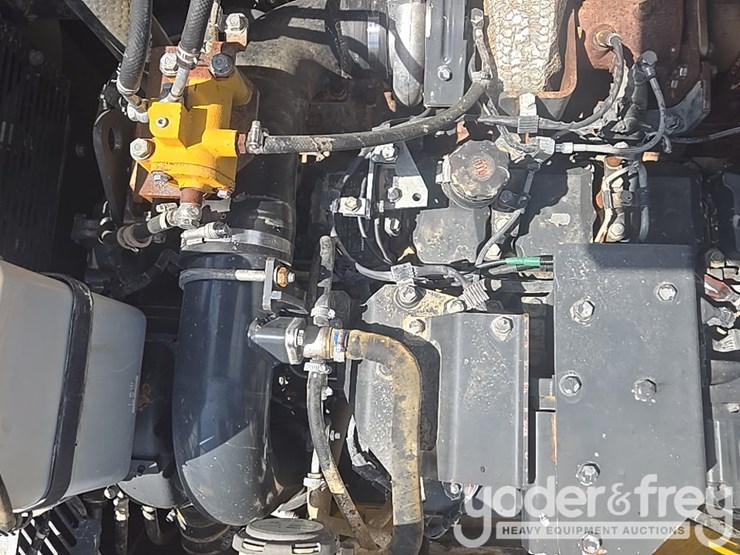 2015-komatsu-pc490-lc-11-image-107