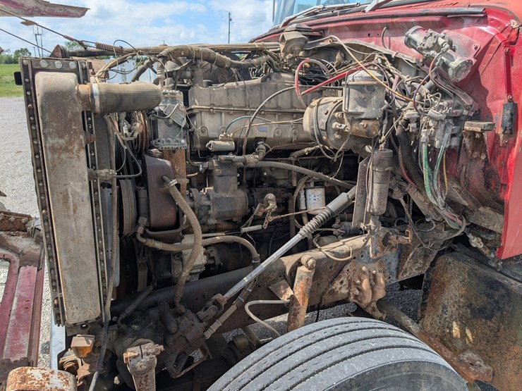 1984-ford-l9000-image-13