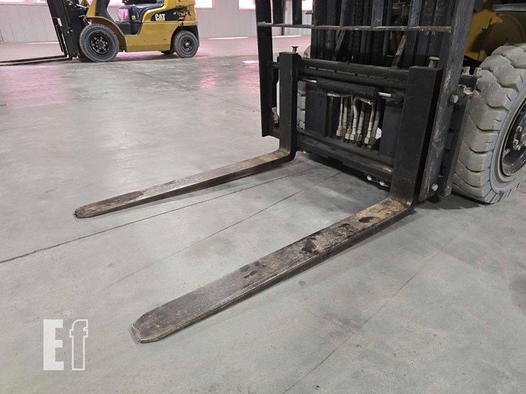 2019-caterpillar-gp25n-image-9