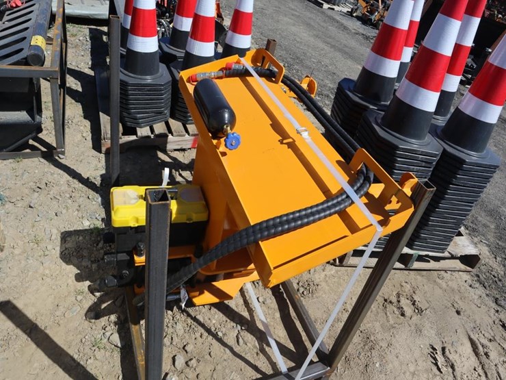 future-pile-hammer-image-2