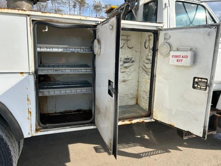 1997-ford-f800-image-47