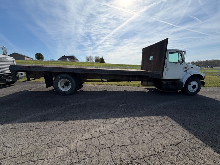 1997-international-4700-image-10