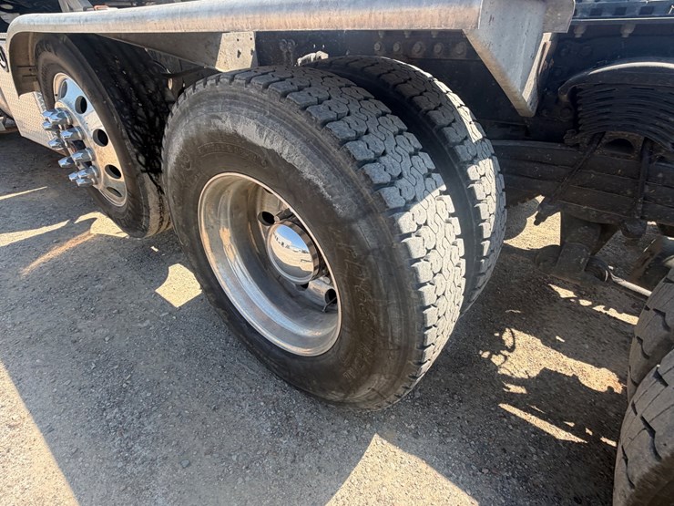 2016-western-star-4700-image-31