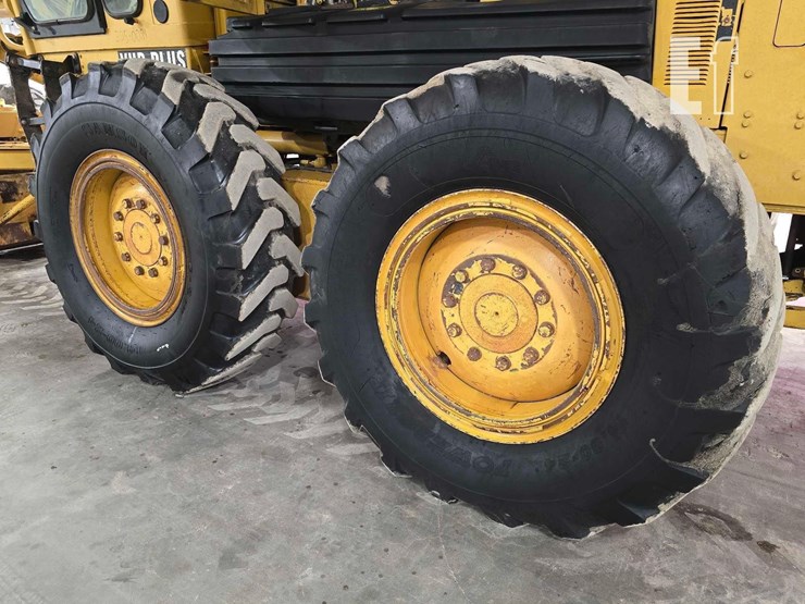 2005-caterpillar-140h-image-28