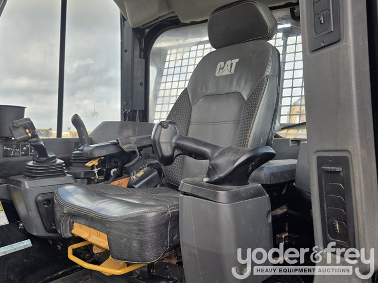 2019-caterpillar-d6-lgp-image-64