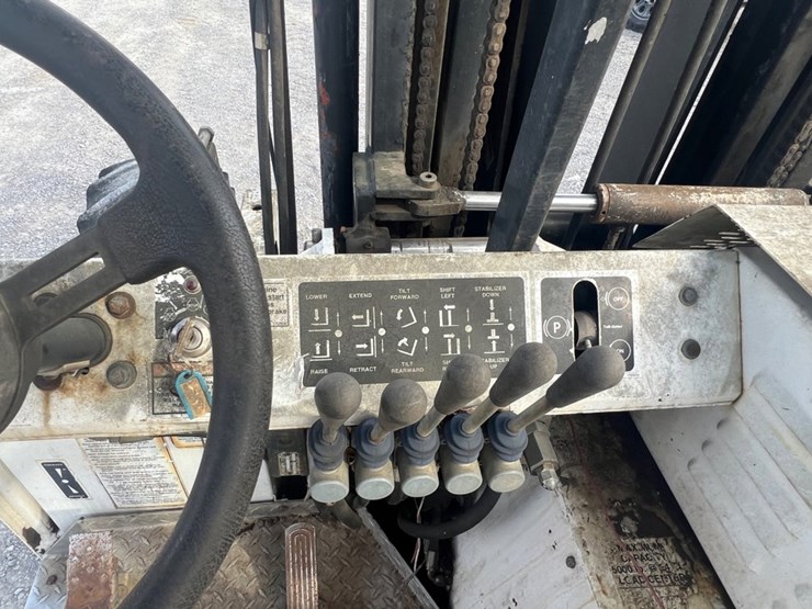 #31712-•-tail-gator-5000awd-truck-mounted-forklift-image-17