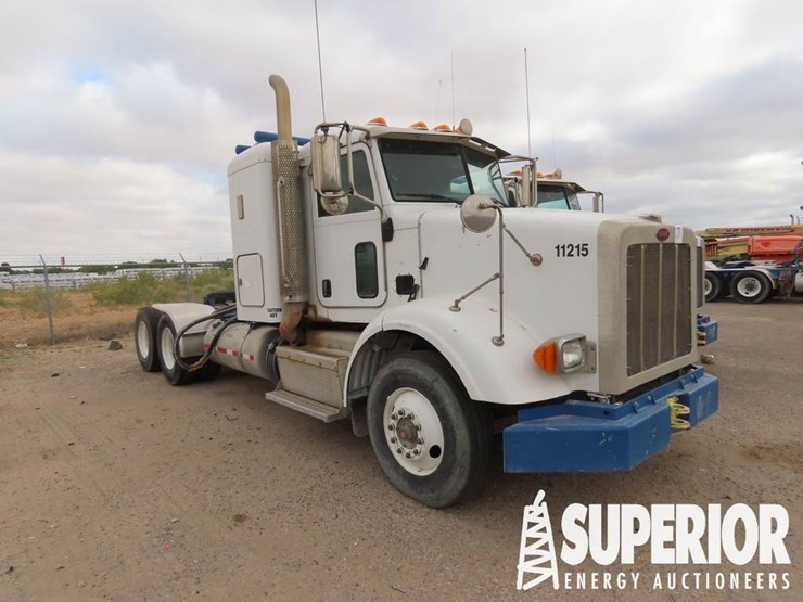 2015-peterbilt-365-image-2