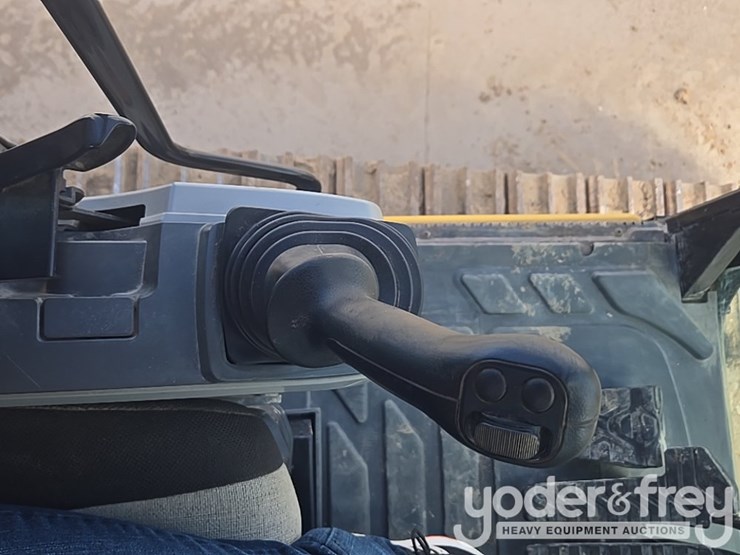 2017-caterpillar-336fl-image-62