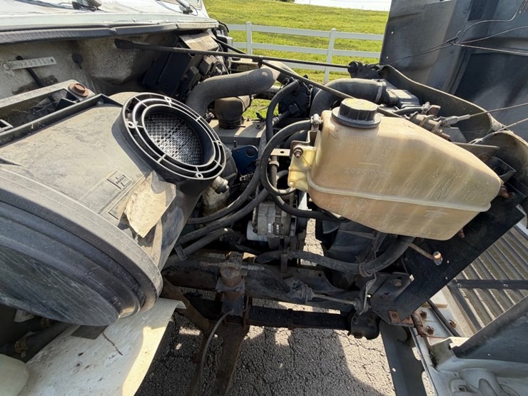 1997-international-4700-image-15