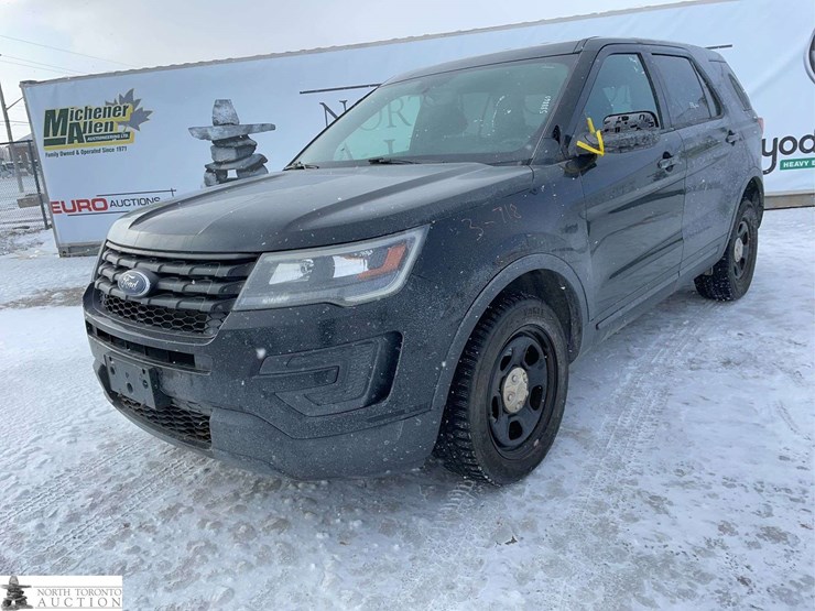 2017-ford-explorer-image-1