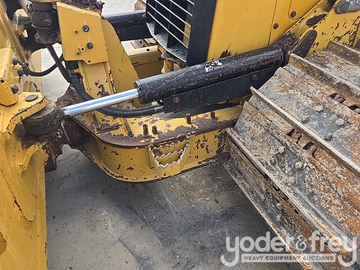 2021-caterpillar-d1-image-28