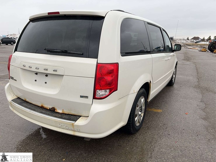 2013-dodge-grand-caravan-se-image-5
