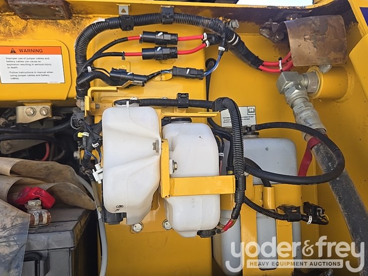 2023-komatsu-d61px-24-image-41