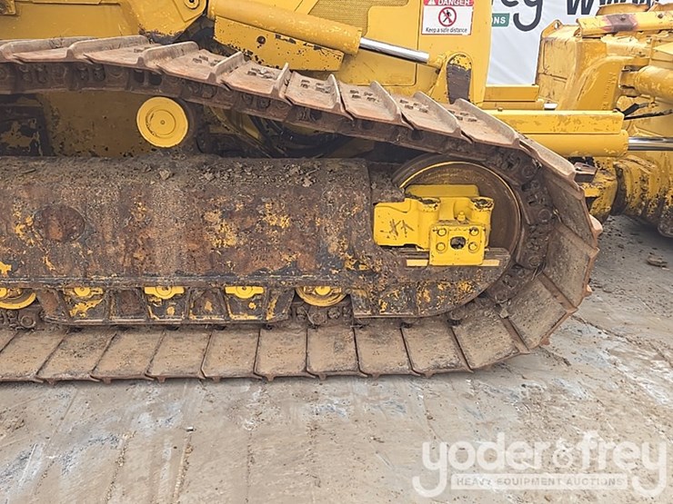 2014-komatsu-d61px-23-image-18