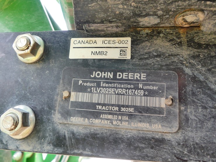 2024-john-deere-3025e-image-16