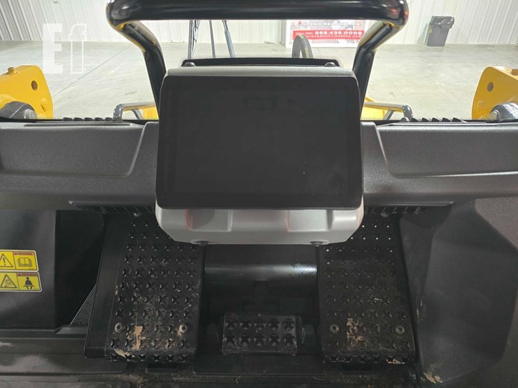 caterpillar-953-image-16