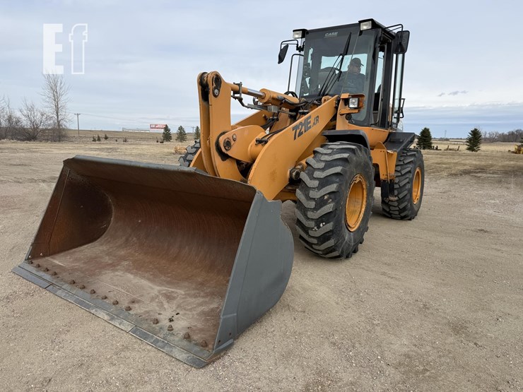 2010-case-721e-image-2