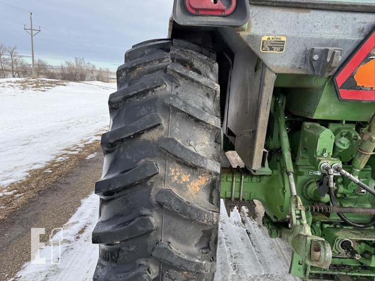 john-deere-4040-image-31