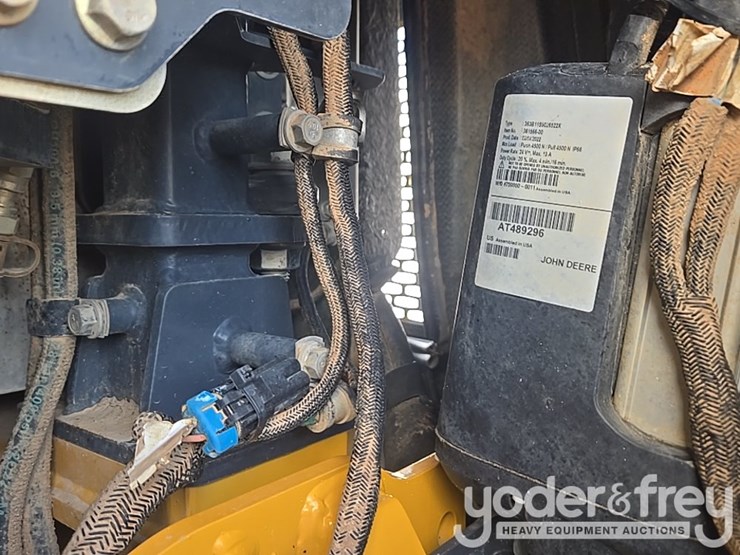 2022-deere-260e-image-107