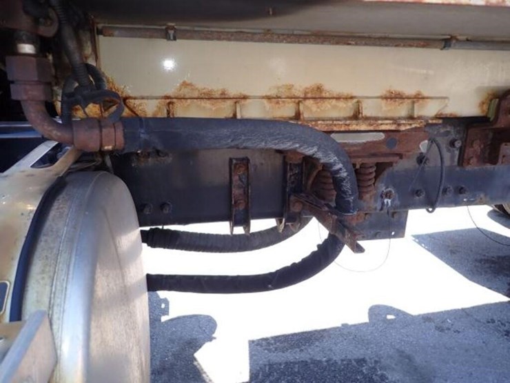 2017-western-star-4700sb-image-98