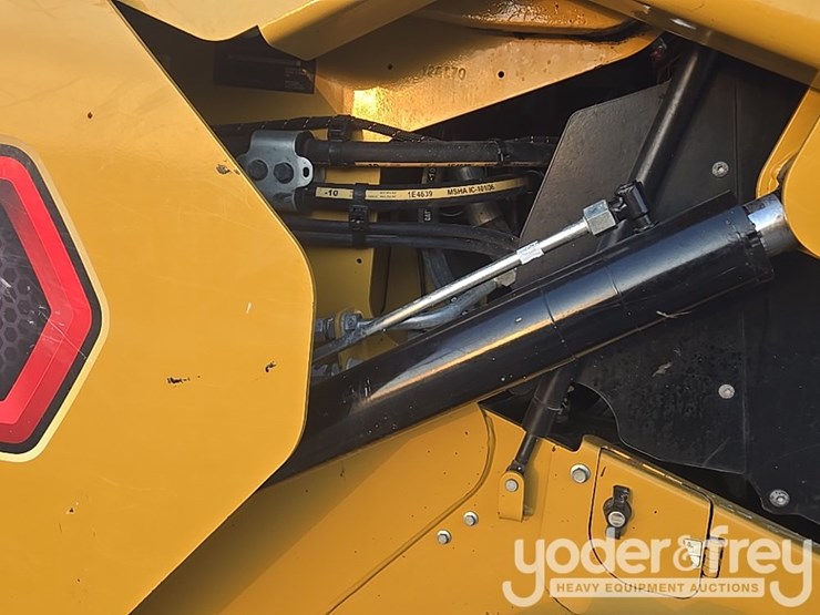 2022-caterpillar-289d3-image-40