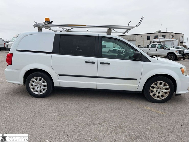 2014-ram-c/v-image-4