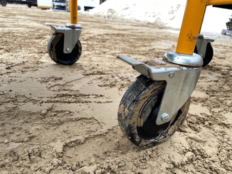 #3949-•-(2)-rolling-metal-carts-image-11